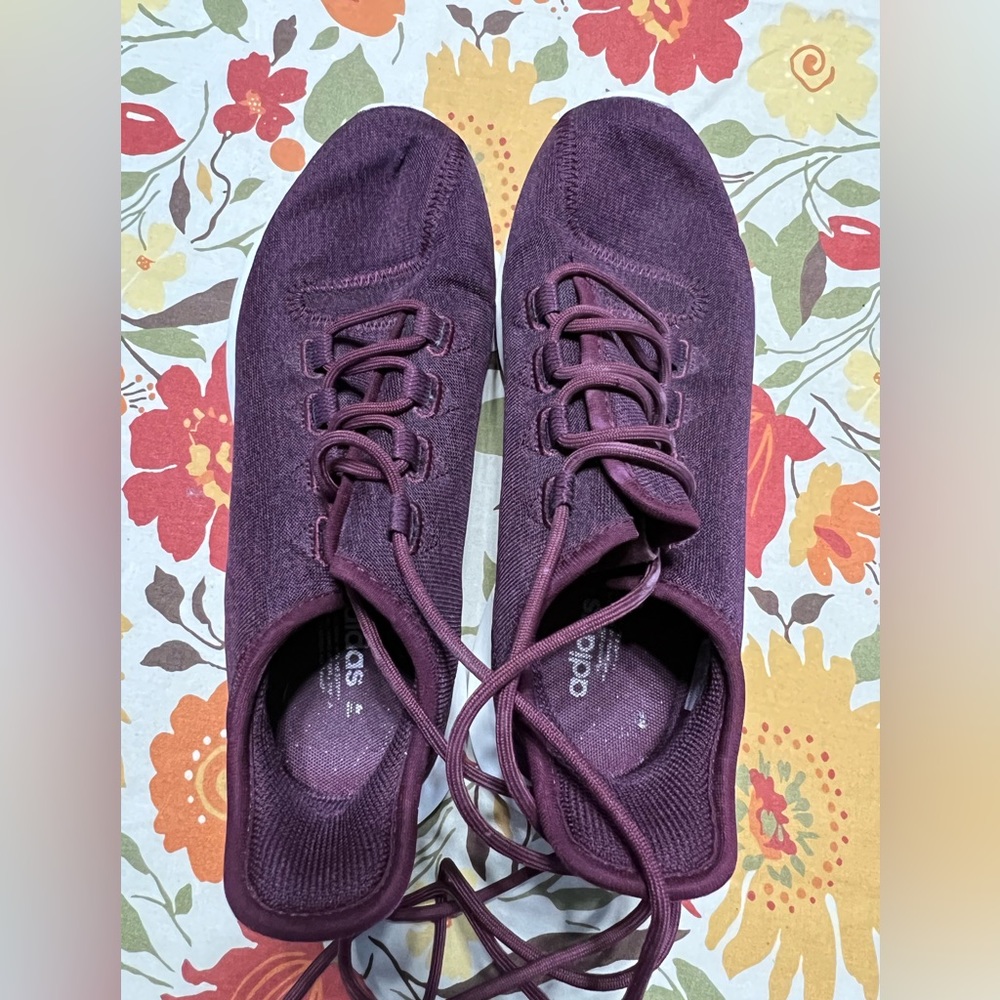 Adidas Tubular‎ Shadow Maroon Athletic Shoes CQ2461 Women's Size 8 EUC 2017. 
L